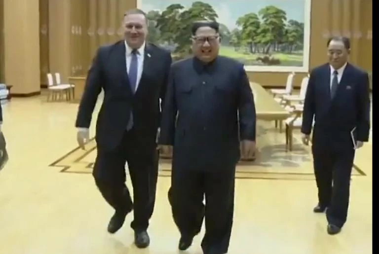 Σε καλό κλίμα η συνάντηση Κιμ Γιονγκ Ουν και Μάικ Πομπέο (Βίντεο)